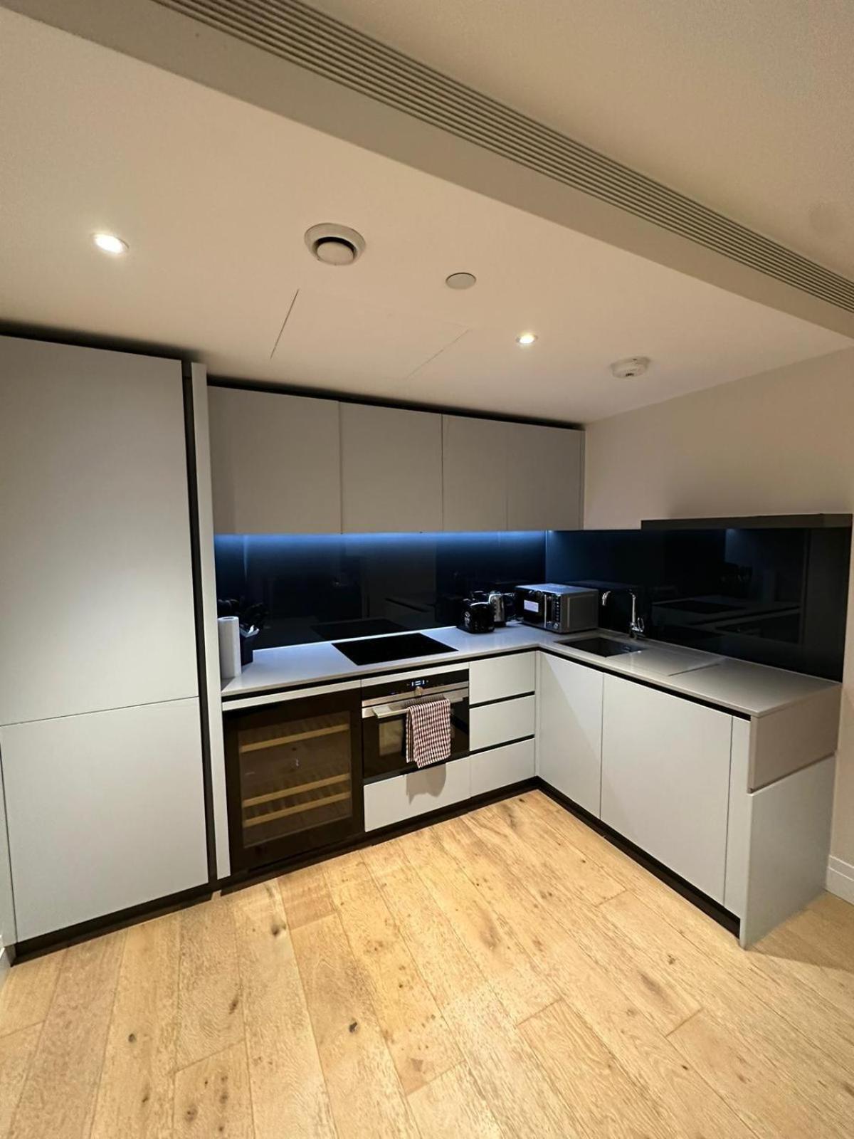 Studio Come 1 Bed Flat In Vauxhall Next To Battersea 런던 외부 사진
